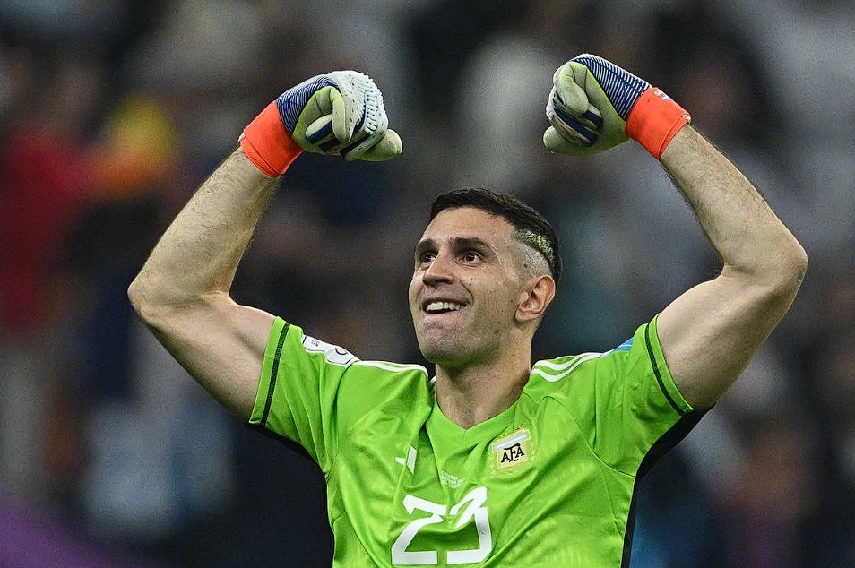 国米今夏门将引援动态：马丁内斯成候选，决策或待春日